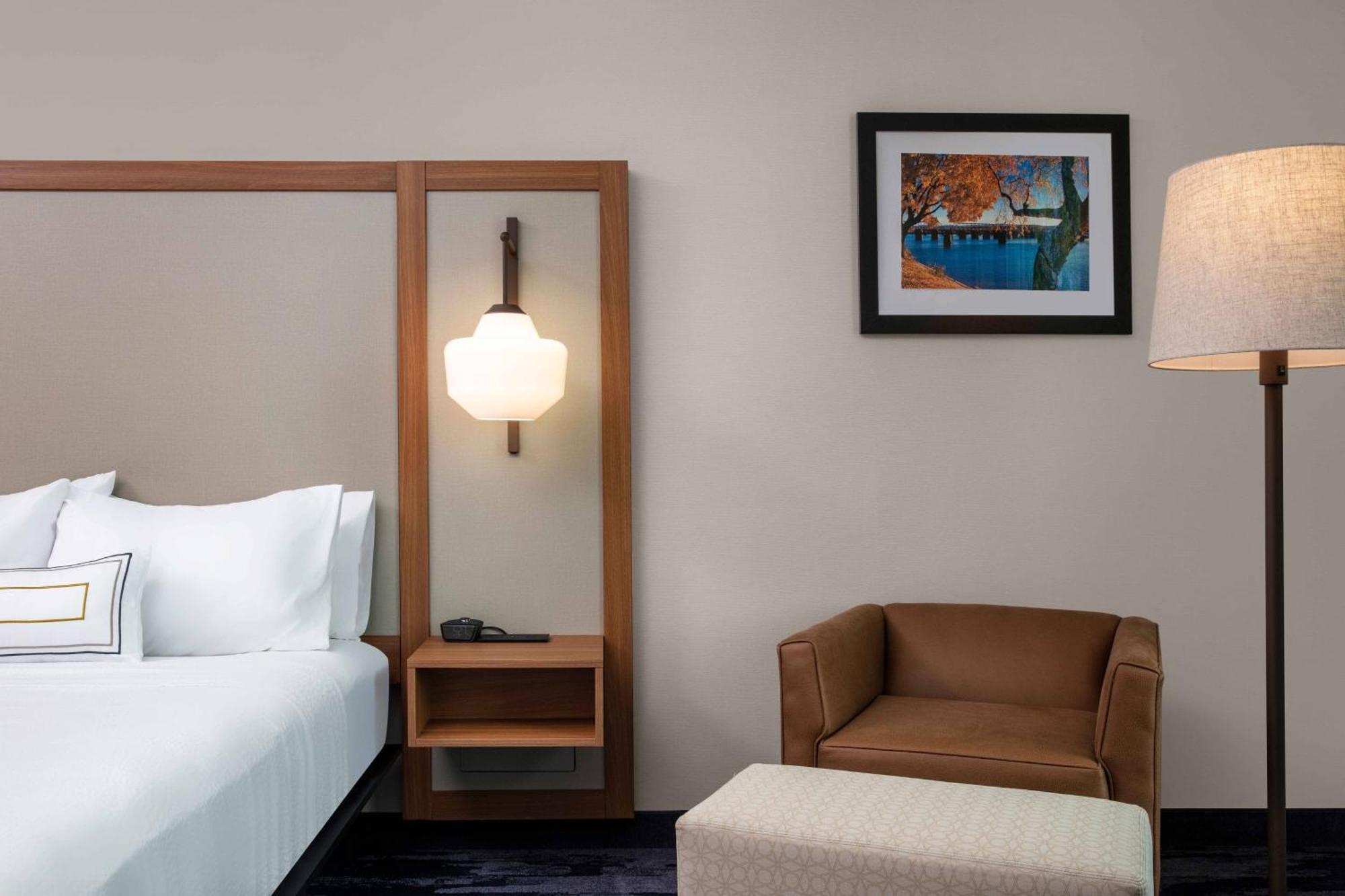Fairfield By Marriott Inn & Suites Lewisburg Exterior photo