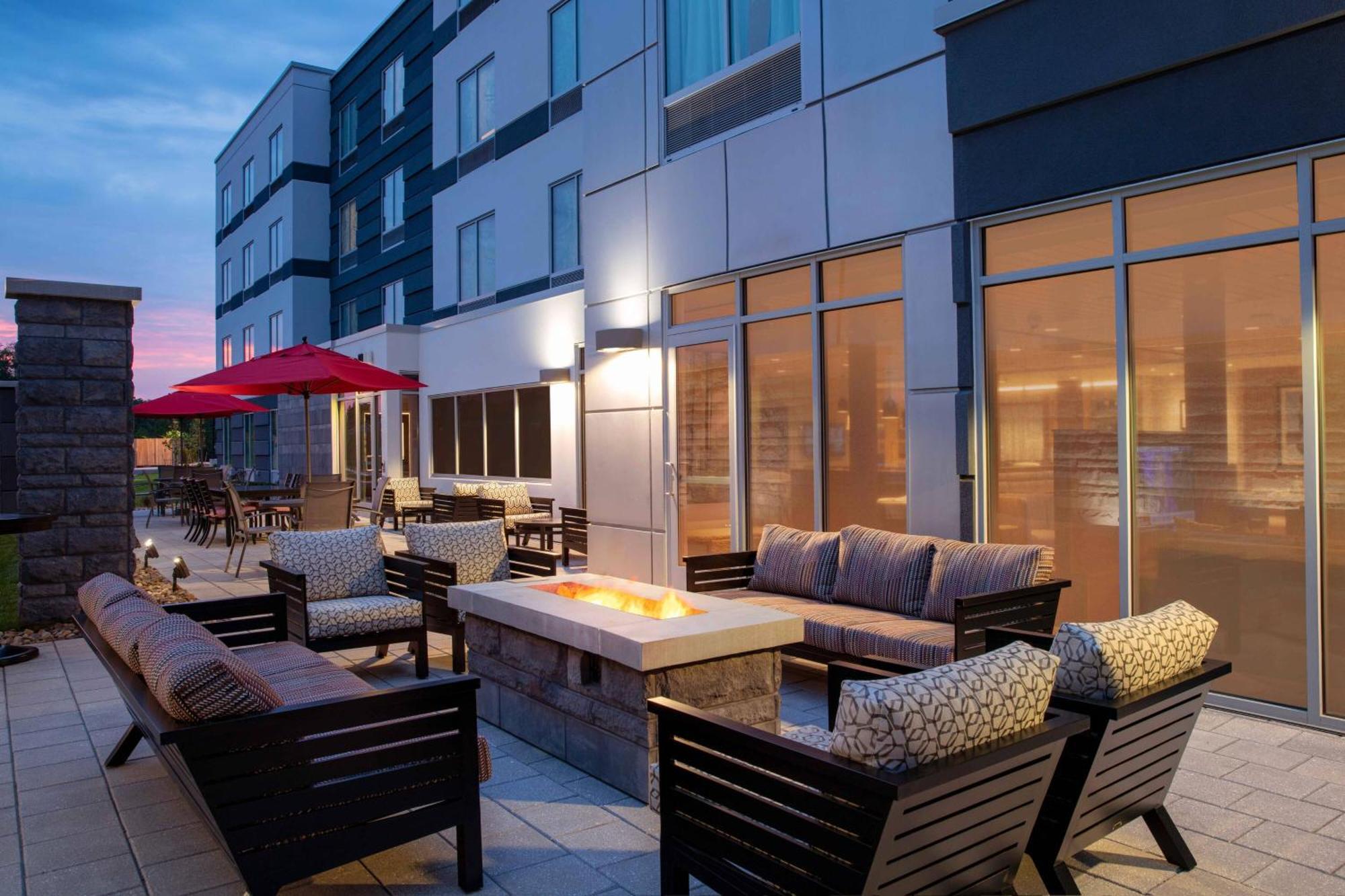 Fairfield By Marriott Inn & Suites Lewisburg Exterior photo