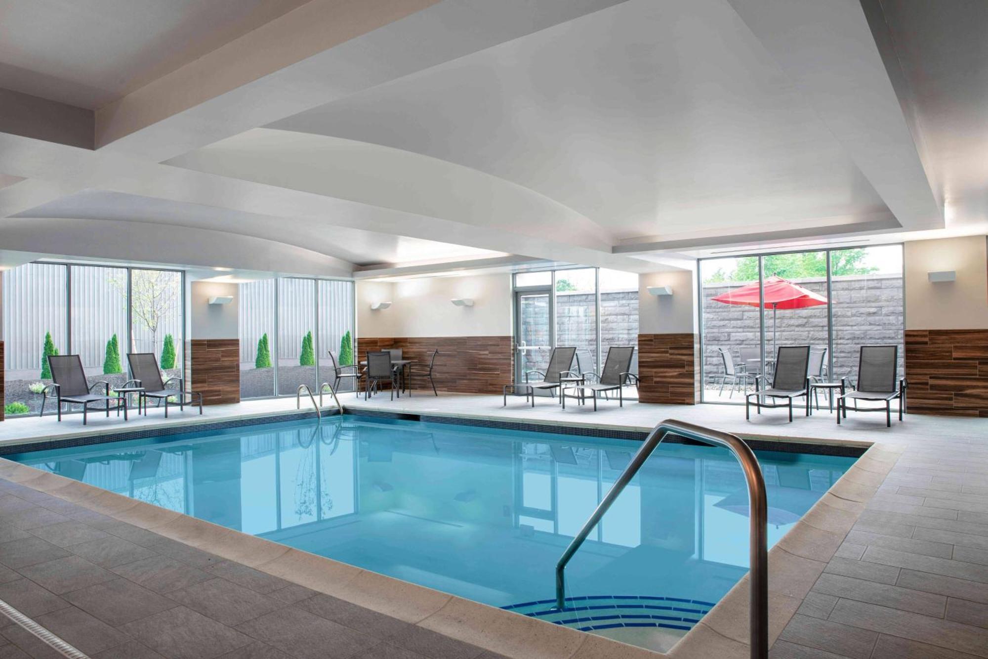 Fairfield By Marriott Inn & Suites Lewisburg Exterior photo