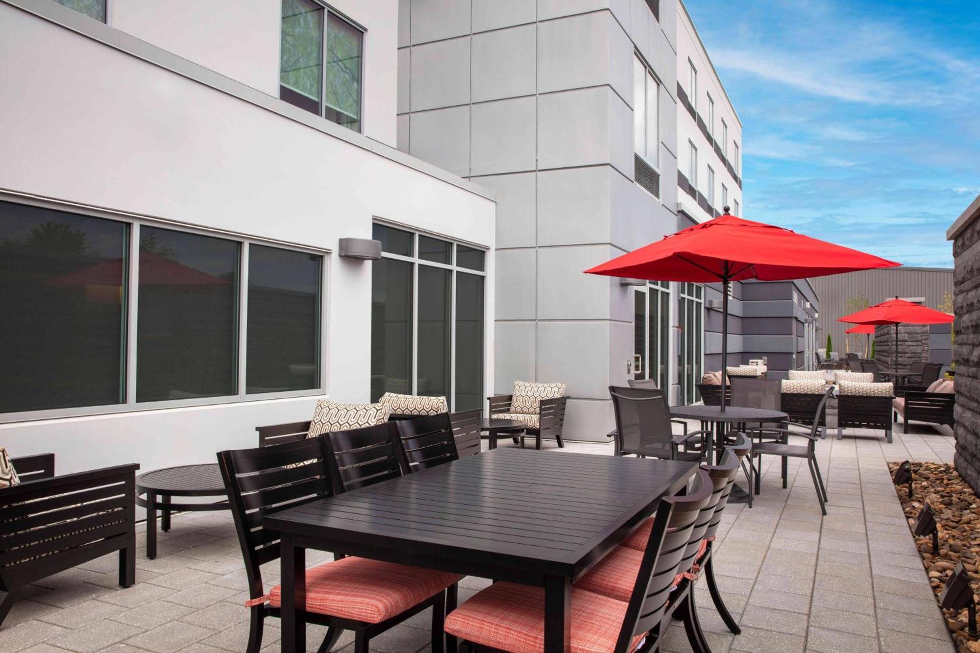 Fairfield By Marriott Inn & Suites Lewisburg Exterior photo